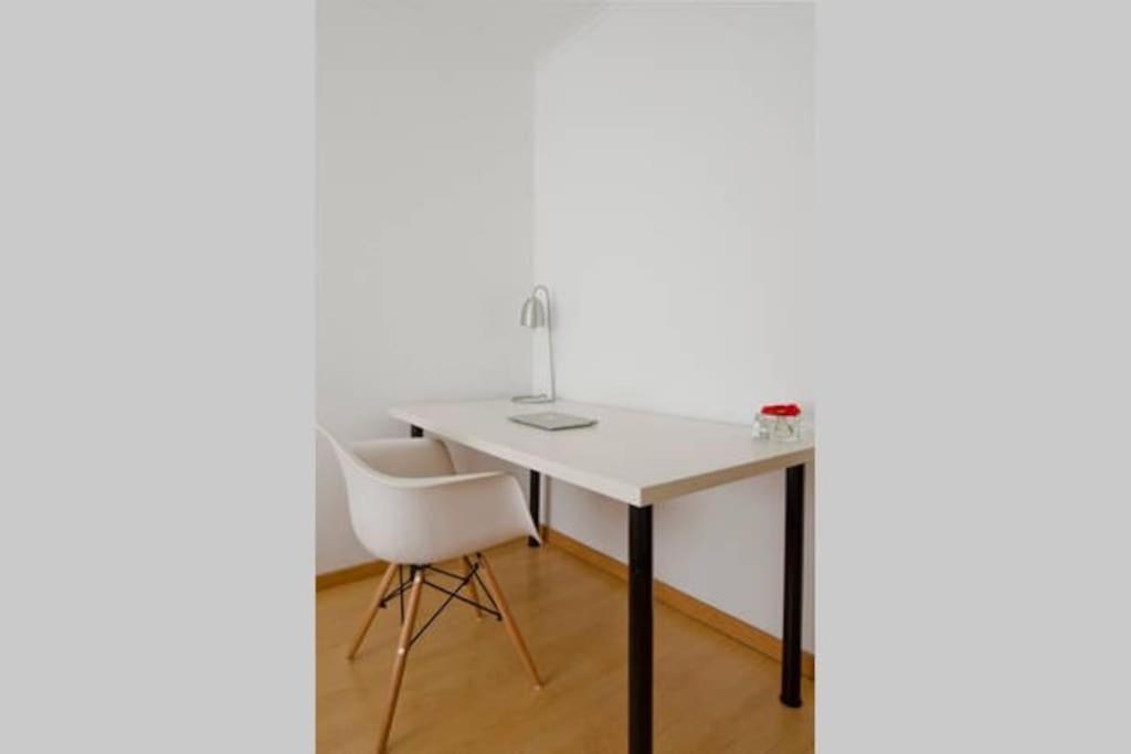 New Office - Free Wifi & Parking - Self Check-in - Daikin Airco Lisboa